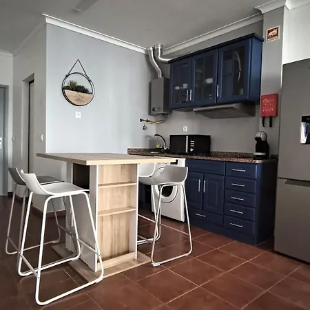 Bee Invitee - Local 3* Amarante