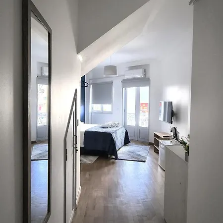 Couette-café Bee Invitee - Local