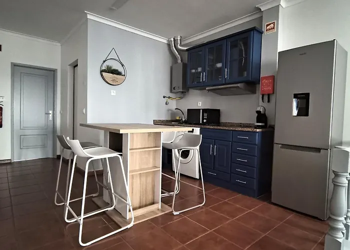 Bee Invitee - Local 3* Amarante