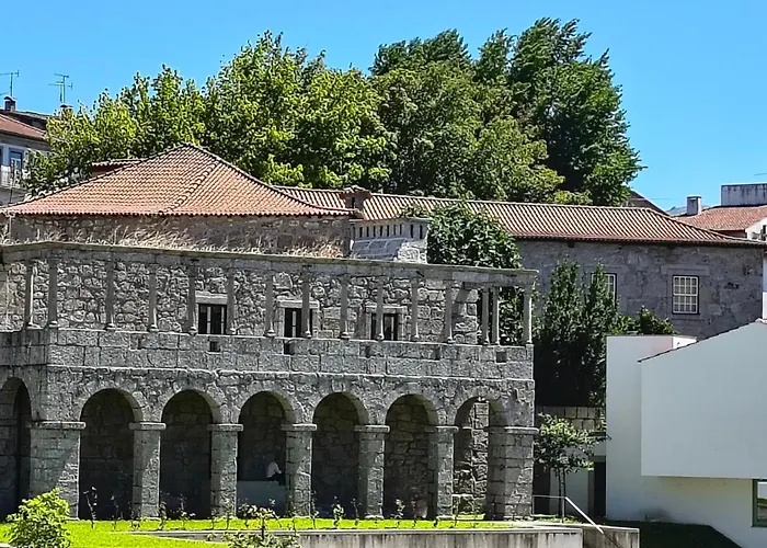 Bee Invitee - Local Panzió 3*